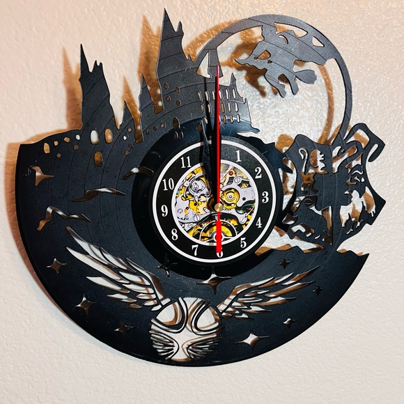 SOLD—Harry Potter Vinyl Record Wall Clock — Hogwarts Silhouette Home Décor, NEW - Picture 2 of 7